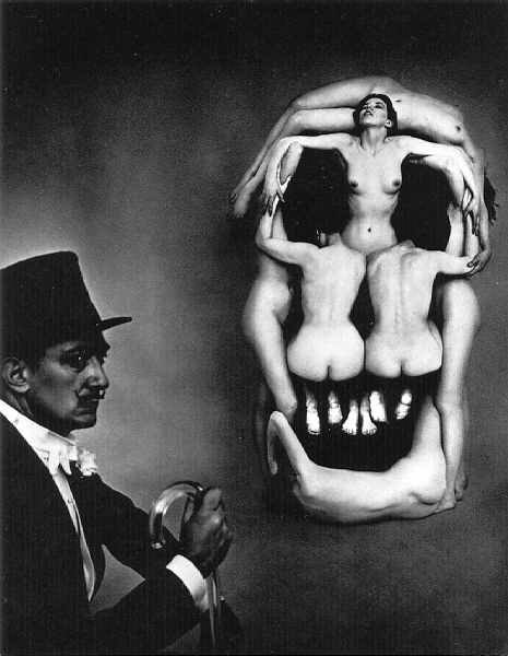 women-forming-a-skull_Dali